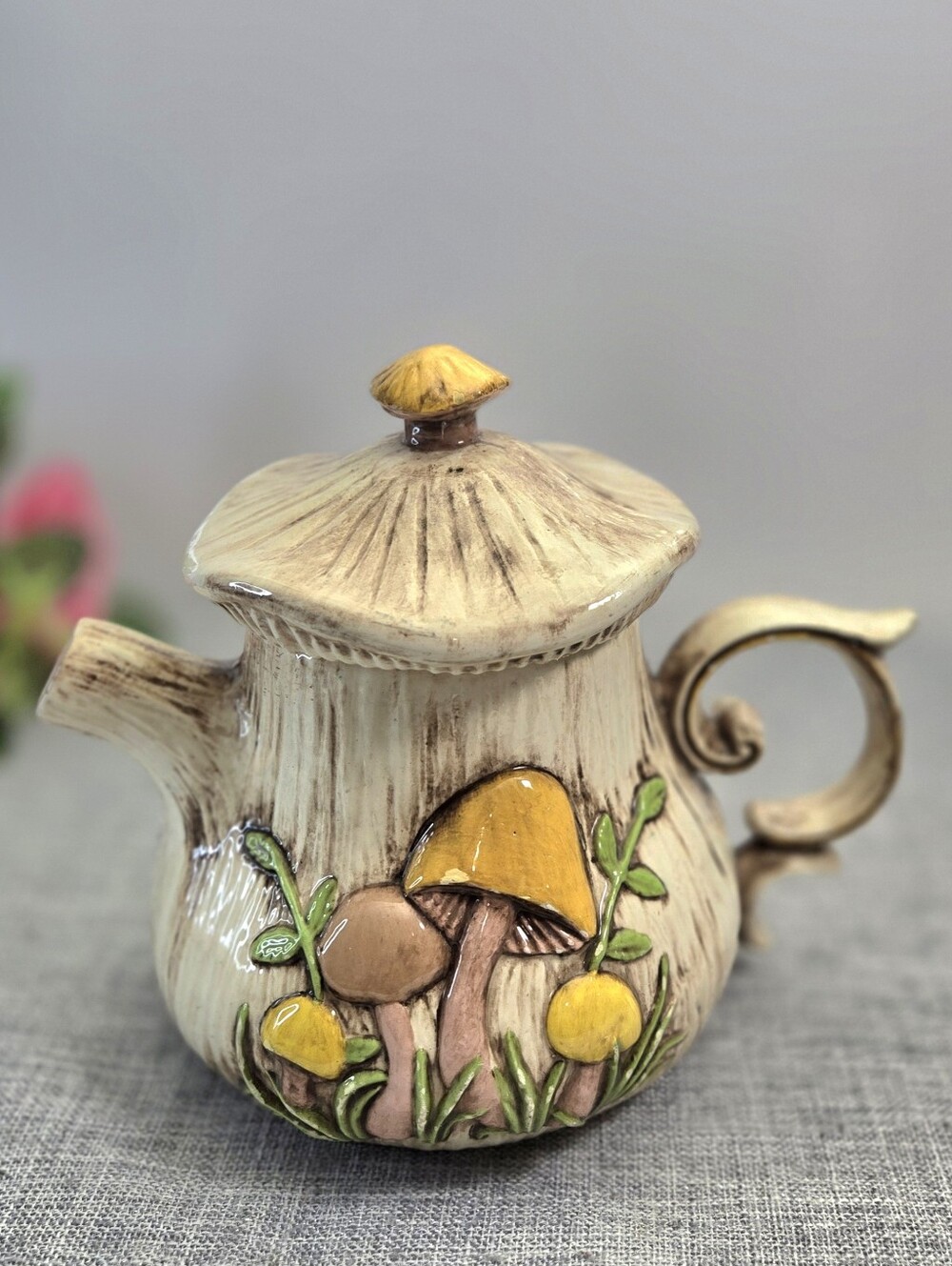 Vintage 1970s Arnel's Mushroom Ceramic Teapot 3D Hand Painted Cottagecore Read